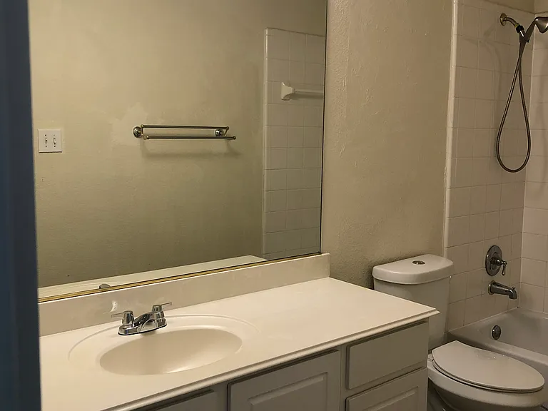 1709 Oak Brook Ln — Photo 15