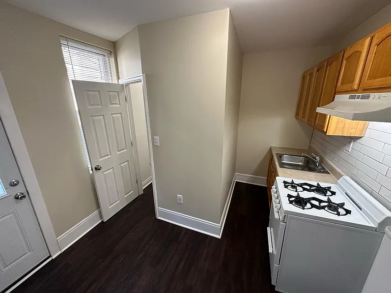 2311 Christian St #1R — Photo 3