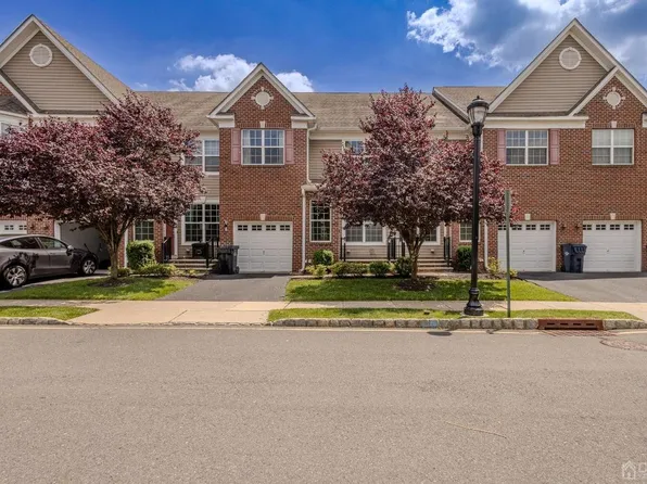2474 N Canterbury Ln, North Brunswick, NJ 08902