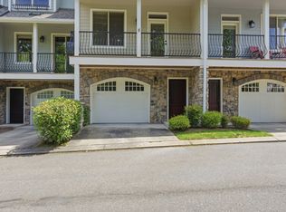 1906 NE 48th Way #1, Hillsboro, OR 97124