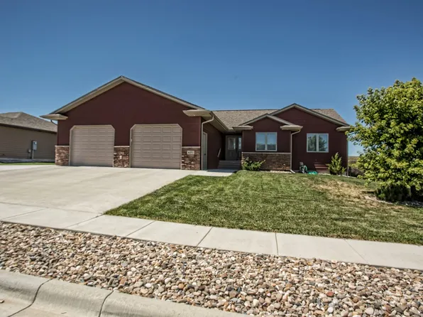 4251 Fieldstone Dr, Rapid City, SD 57703
