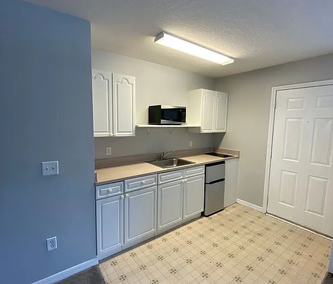613 Coconut Palm Way — Photo 1