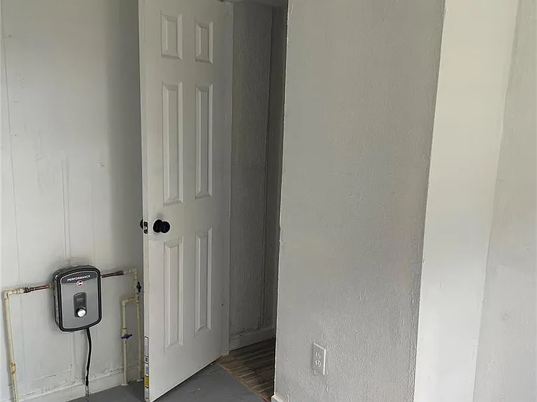 8556 Berkley Dr — Photo 12