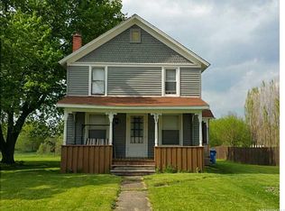 9223 Ridge Rd, Middleport, NY 14105