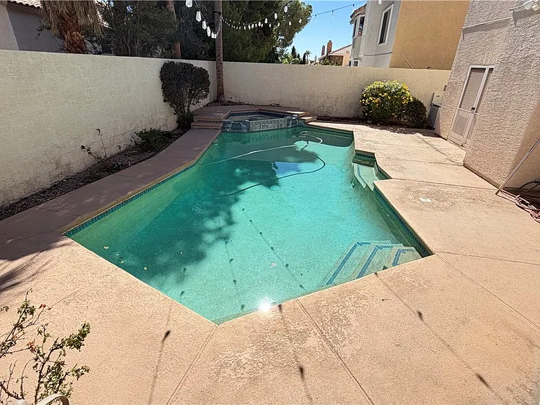 8300 Tivoli Cove Dr — Photo 17
