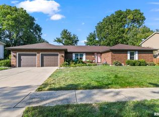 3013 Autumn Wood Dr, Springfield, IL 62704