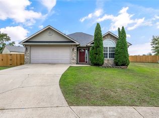 1100 Carney Cir, Pea Ridge, AR 72751