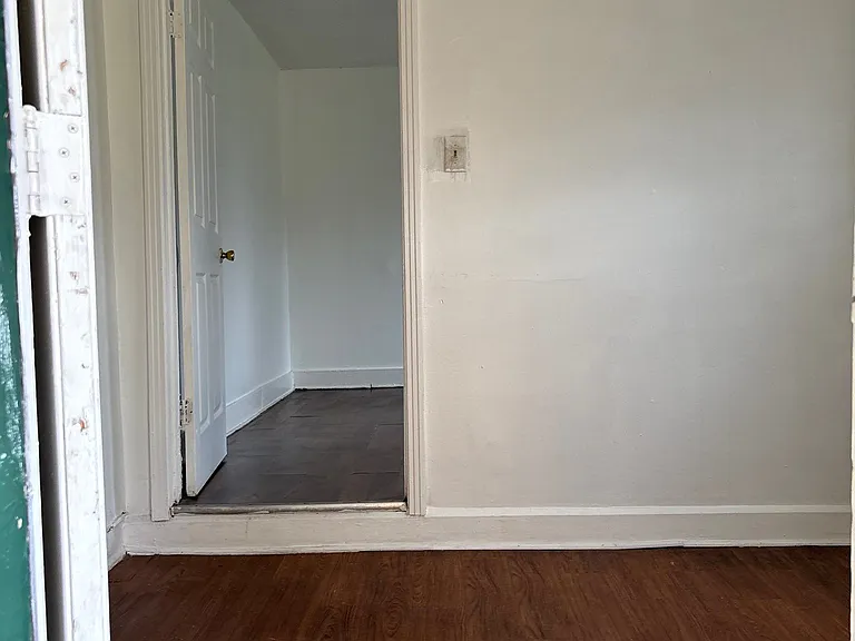 1105 N McLemore Ave #A — Photo 18