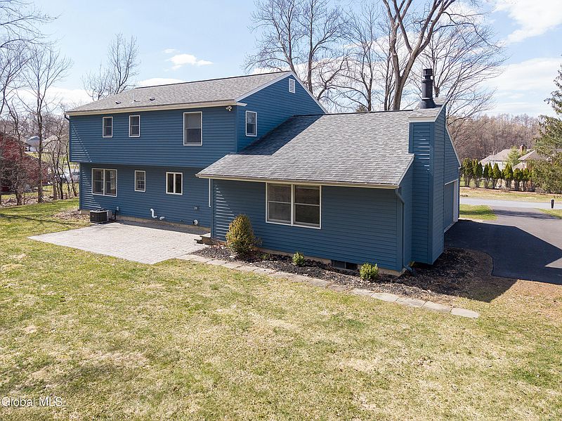 4th image of 24 Huntswood Lane