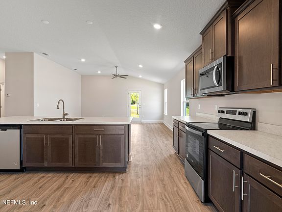 4th image of 8509 HELMSLEY Boulevard