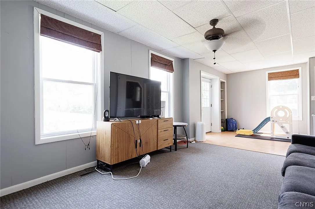 3 bed, 2.0 bath, 1365 sqft, $1,500 — Photo 4