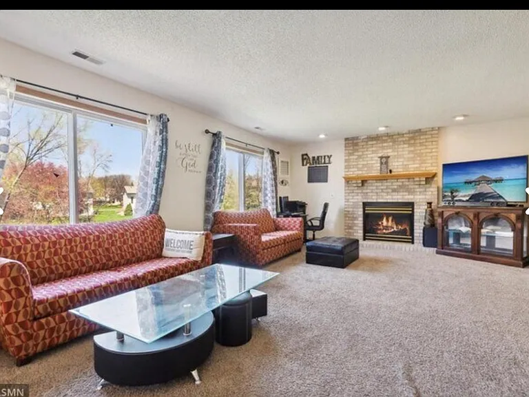 2340 Edinbrook Ter N — Photo 3