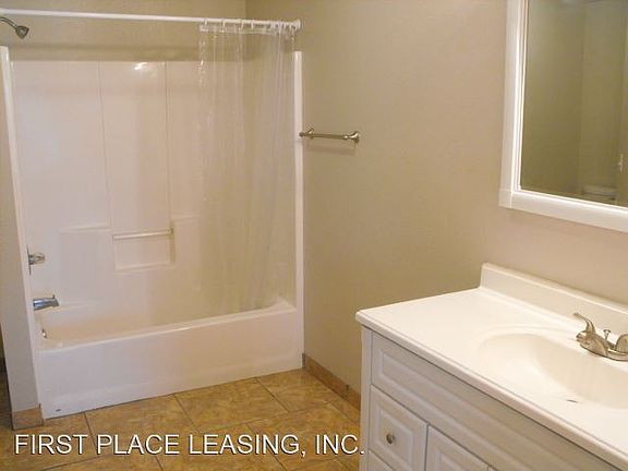 4th image of 3313A Shady Ln