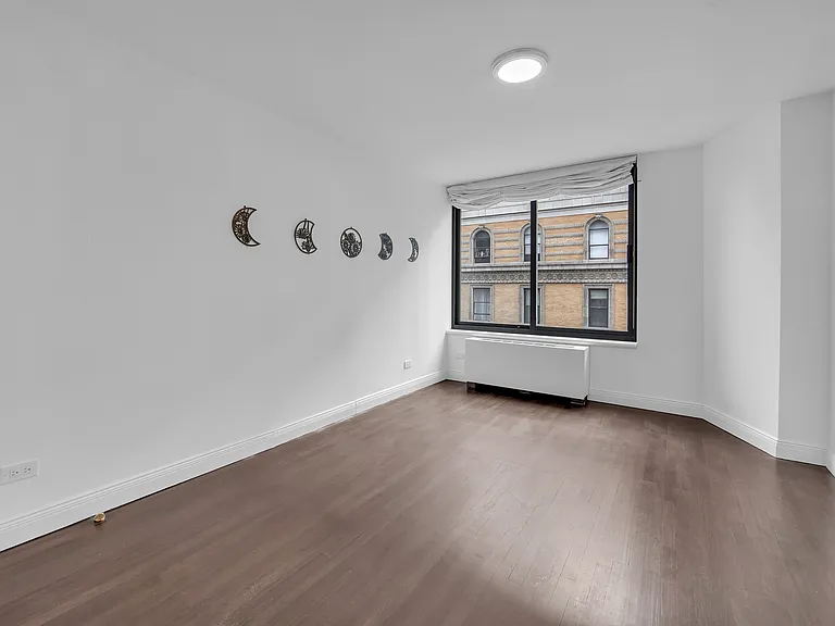 155 W 70th St #11C — Photo 6
