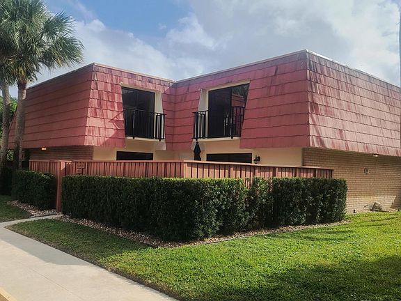2nd image of 421 Live Oak Lane