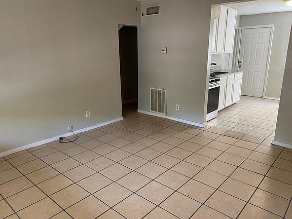 2nd image of 201 S Mitchell St #4
