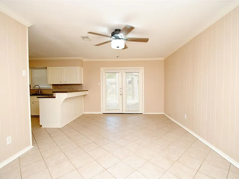 10034 Cedardale Dr — Photo 16