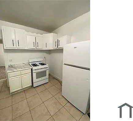 349 Walnut St #2R
