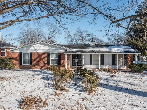 11900 Lakecrest Ln, Saint Louis, MO 63138