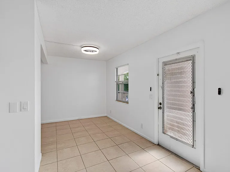 4028 Hythe Pl #B — Photo 20