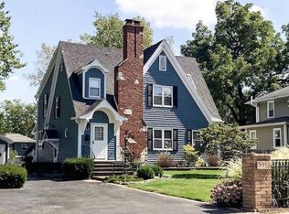 223 S Cass Ave, Westmont, IL 60559