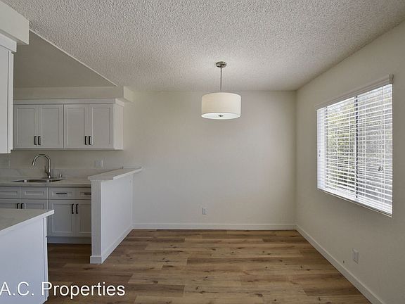3rd image of 4930 Whitsett Ave #17380789
