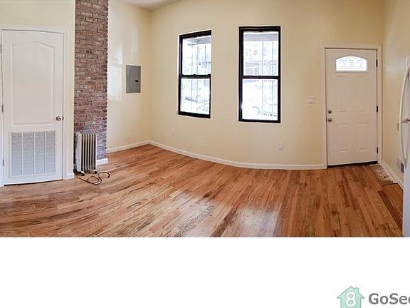 2nd image of 219 Benziger Ave #1