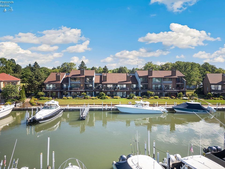 1st image of 3244 N Marina View Dr