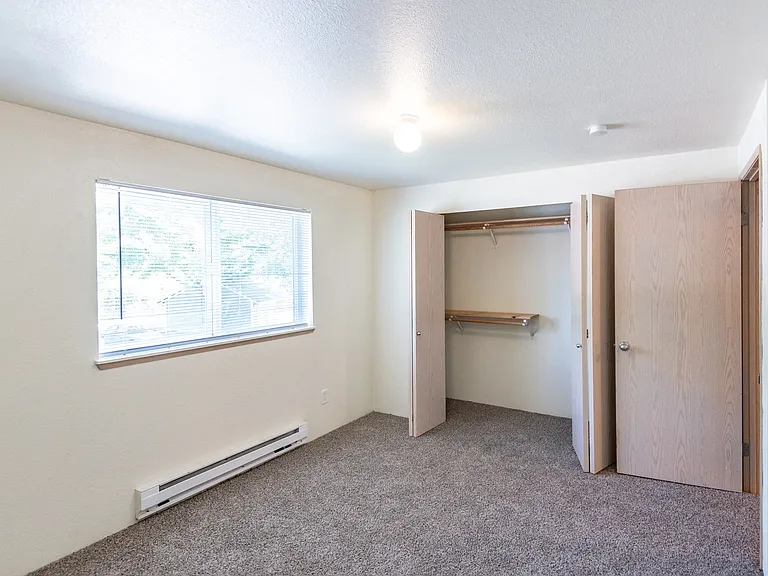 Black Lake Apartments — Photo 27