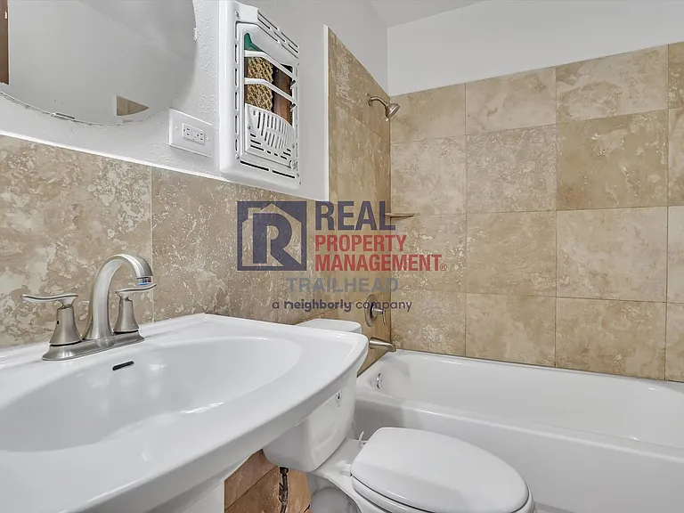 1424 Phillips St — Photo 14