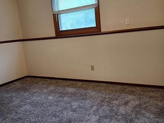 4th image of 905 Erick St #905