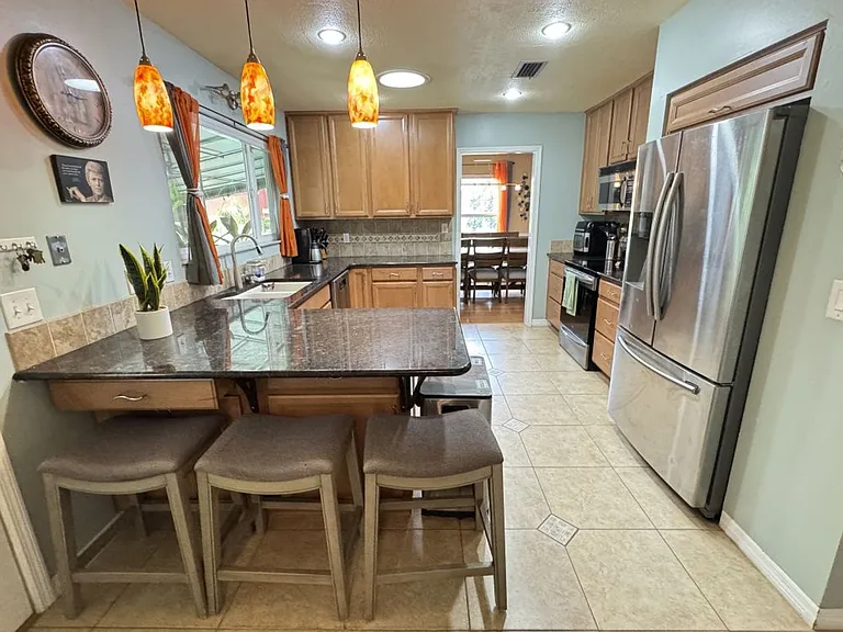 8435 NW 6th Ave — Photo 3