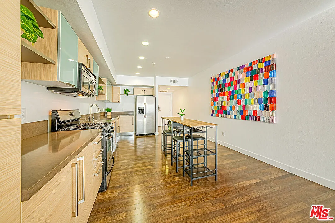 1 bed, 2.0 bath, 1130 sqft, $2,800 — Photo 2