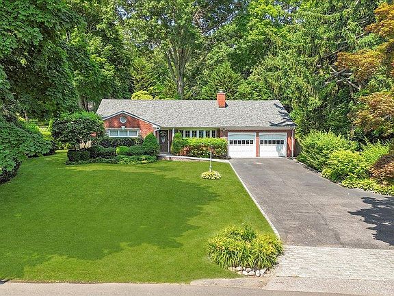 2nd image of 277 W Neck Road