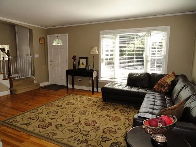 506 E Austin Ave photo 1