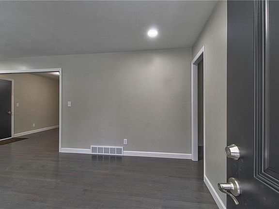 4th image of 6704 Fairlane Dr