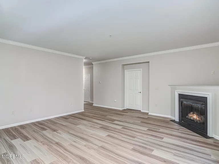 574 Saint Andrews Pl — Photo 7