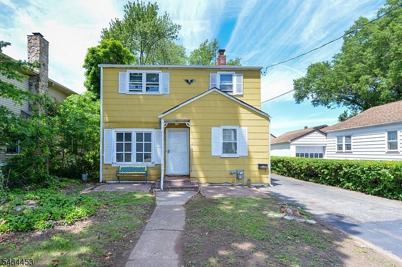 1st image of 295 Lanza Ave