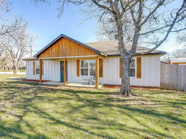 102 E Wier Ave, Covington, TX 76636