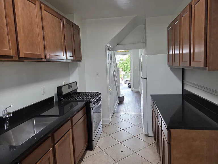 743 Springfield Ave — Photo 4