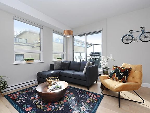 5th image of 595 Pandora Ave #404