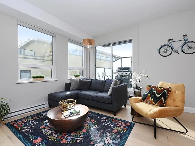 595 Pandora Ave #404 — Photo 5