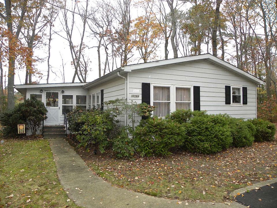 1st image of 37289 Carolina Dr