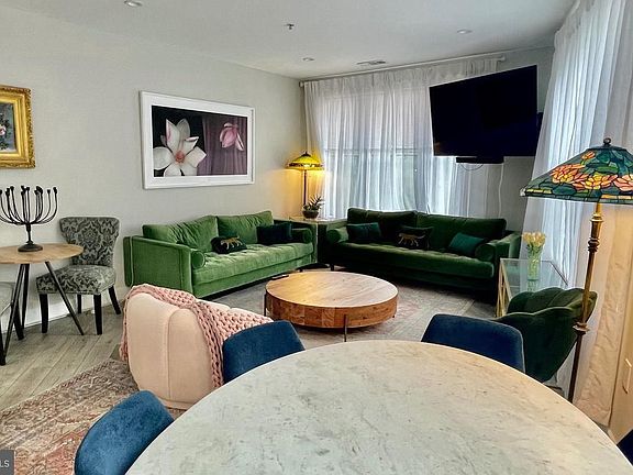 3rd image of 1800 Wilson Blvd #220