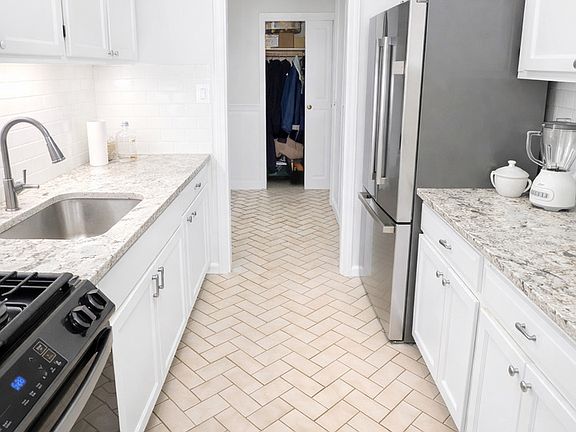 4th image of 40 N Tower Rd APT 6G