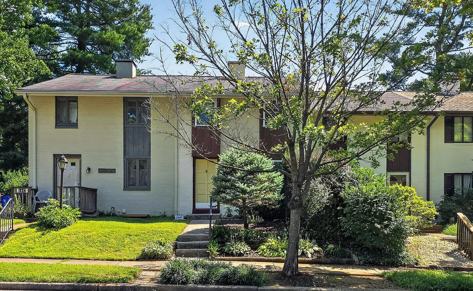 3 bed, 2.5 bath, 1380 sqft, $2,300 — Photo 2