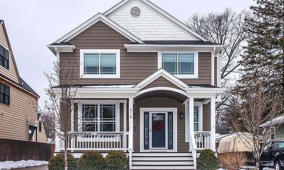 2nd image of 319 N Gainsborough Ave