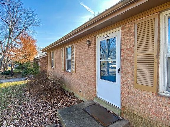 3rd image of 3957 Northampton Dr