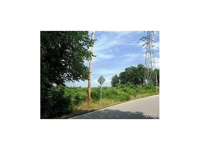 2933 Ossenfort Rd photo 1