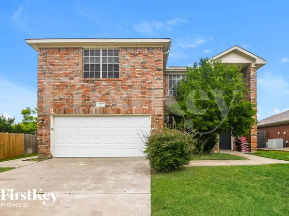 962 Heather St, Burleson, TX 76028